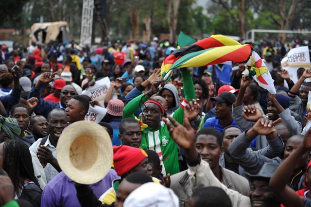 ‘Mugabe must go’: Protesters demand Zimbabwe President’s resignation ...