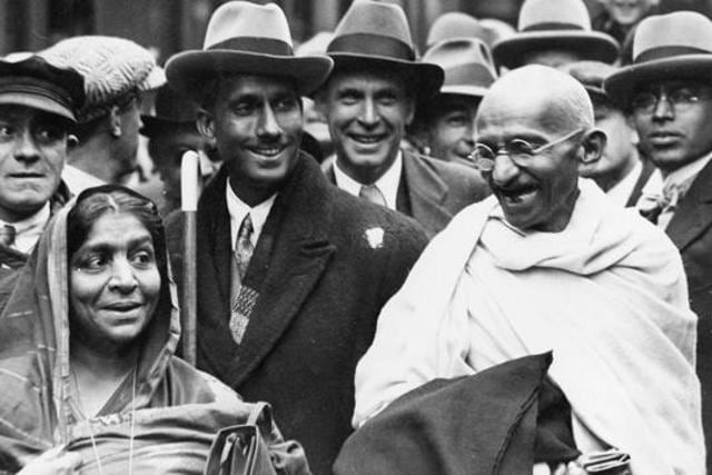 Mahatma Gandhi with Sarojini Naidu, on the way to England to attend the Round Table Conference as the representative of the Indian people. (Getty Images) Mahatma Gandhi with Sarojini Naidu, on the way to England to attend the Round Table Conference as the representative of the Indian people. (Getty Images)
