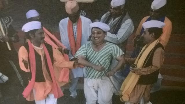 A picture of Girangaon performers who introduced local art forms to the city. (HT) A picture of Girangaon performers who introduced local art forms to the city. (HT)