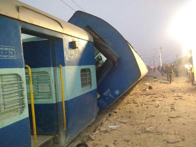 A derailed coach of the Vasco Da Gama-Patna express in UP’s Chitrakoot. (HT Photo ) A derailed coach of the Vasco Da Gama-Patna express in UP’s Chitrakoot. (HT Photo )