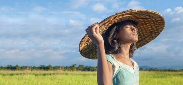 Village Rockstar is a film about a rebellious village girl who gets a guitar one day and how it changes things. Village Rockstar is a film about a rebellious village girl who gets a guitar one day and how it changes things.