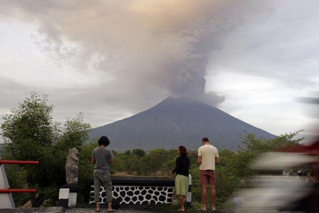 Volcano Erupts In Bali, Thousands Stranded As Airport Closes | World ...