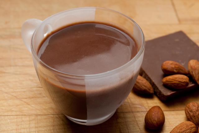 Hot Chocolate with Almond Milk Hot Chocolate with Almond Milk