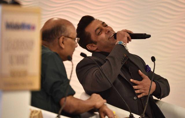 Salman Khan in conversation with Shekhar Gupta at HTLS 2017. Salman Khan in conversation with Shekhar Gupta at HTLS 2017.