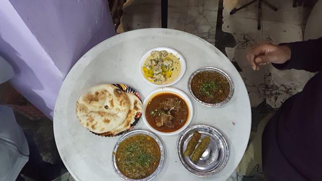 The nihari gravy was excellent – thick with the flavours of meat and spices, and the kebabs were juicy and had a nice after-taste of garlic. (HT Photo) The nihari gravy was excellent – thick with the flavours of meat and spices, and the kebabs were juicy and had a nice after-taste of garlic. (HT Photo)
