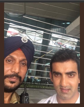 Gautam Gambhir urges people to get clicked with men in uniform