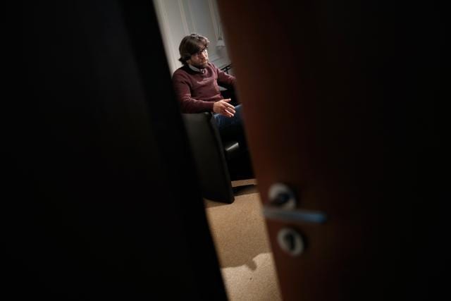 Omar Mohammed has led a secret double life for more than three years, documenting Islamic State’s atrocities in the blog Mosul Eye. Now in Europe on December 5, he is shedding the mask of anonymity. (AP Photo) Omar Mohammed has led a secret double life for more than three years, documenting Islamic State’s atrocities in the blog Mosul Eye. Now in Europe on December 5, he is shedding the mask of anonymity. (AP Photo)