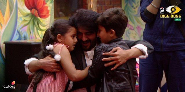 Hiten meets his children. Hiten meets his children.