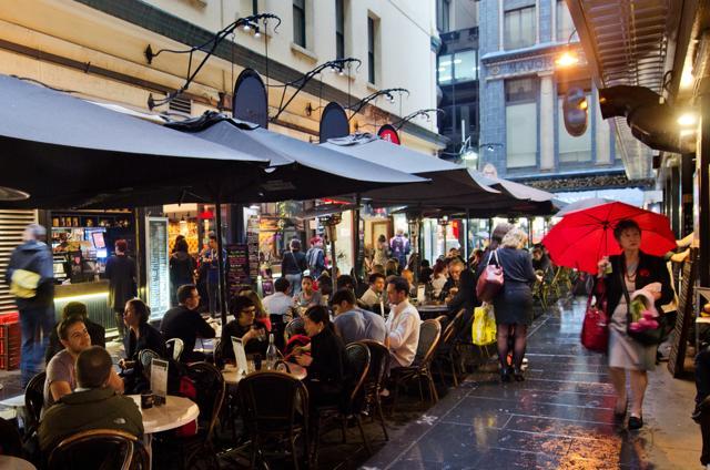 Degraves Street has many cafes with outdoor seating. (Shutterstock)