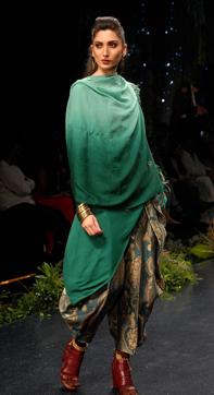 A model showcases a creation by designer Tarun Tahiliani at the Blenders Pride Fashion Tour 2017. (AFP) A model showcases a creation by designer Tarun Tahiliani at the Blenders Pride Fashion Tour 2017. (AFP)