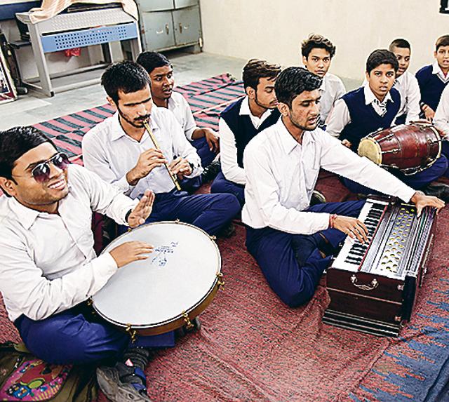A special classroom session for differently-abled students at Shaheed Hemu Kalani School, Lajpat Nagar, in New Delhi. (Sanchit Khanna/HT PHOTO) A special classroom session for differently-abled students at Shaheed Hemu Kalani School, Lajpat Nagar, in New Delhi. (Sanchit Khanna/HT PHOTO)
