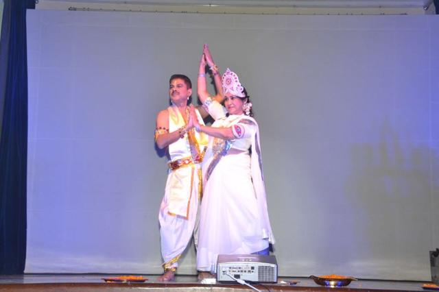 IAS officer Anita Bhatnagar Jain and her husband Ashu Jain presenting a dance recital at Raj Bhawan. (HT Photo) IAS officer Anita Bhatnagar Jain and her husband Ashu Jain presenting a dance recital at Raj Bhawan. (HT Photo)