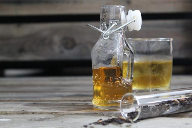 A whiskey tea minus the alcoholic effect.