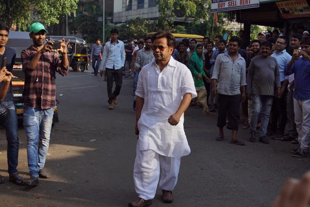 Rajpal Yadav at Neeraj Vora’s funeral. (IANS) Rajpal Yadav at Neeraj Vora’s funeral. (IANS)