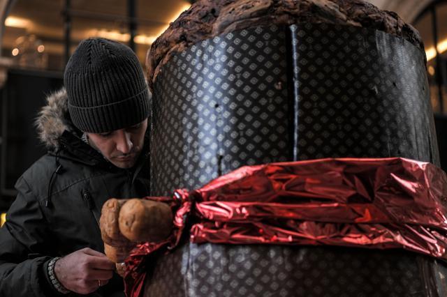 The Panettone, a typical brioche of Christmas in the Lombardy region, is traditionally stuffed with raisins, candied fruits and citrus zest. (AFP Photo) The Panettone, a typical brioche of Christmas in the Lombardy region, is traditionally stuffed with raisins, candied fruits and citrus zest. (AFP Photo)