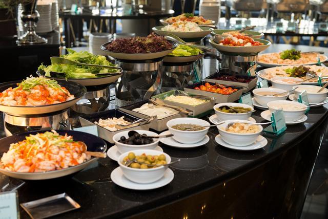 Most weddings have a salad bar or a fresh fruit counter these days. First fill your plate up with these so that you’re almost full before you hit the greasier stuff. (Shutterstock) Most weddings have a salad bar or a fresh fruit counter these days. First fill your plate up with these so that you’re almost full before you hit the greasier stuff. (Shutterstock)