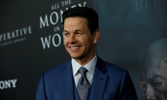 Cast member Mark Wahlberg poses at the premiere for All the Money in the World in Beverly Hills, California. (REUTERS)