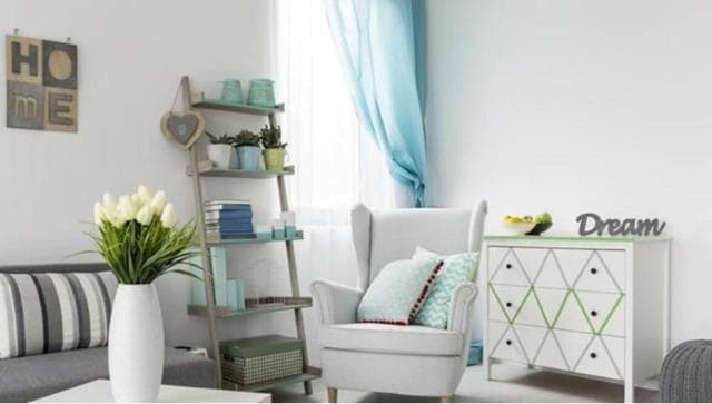 Emphasise spaces by adding flower vases throughout your home. This provides instant cheer and brings nature to you, even when it is too cold to go outside. (Shutterstock) Emphasise spaces by adding flower vases throughout your home. This provides instant cheer and brings nature to you, even when it is too cold to go outside. (Shutterstock)