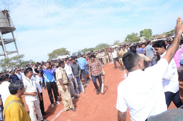 Sachin Tendulkar plays cricket at Donja village in Osmanabad on Tuesday (December 19). (HT Photo)