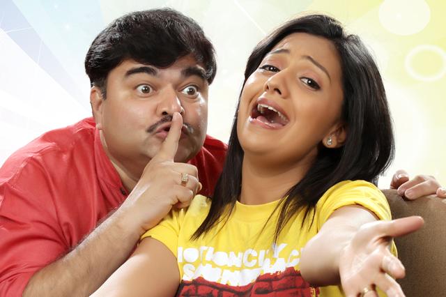 Two-act play in Marathi that stars Prashant Damle and Tejashree Pradhan. (HT PHOTO) Two-act play in Marathi that stars Prashant Damle and Tejashree Pradhan. (HT PHOTO)