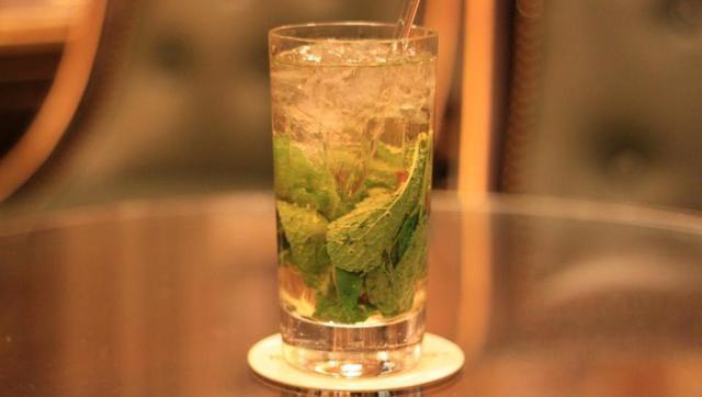Drink sensibly and stay dehydrated while you let your hair down (Courtesy: Ritz Paris) Drink sensibly and stay dehydrated while you let your hair down (Courtesy: Ritz Paris)