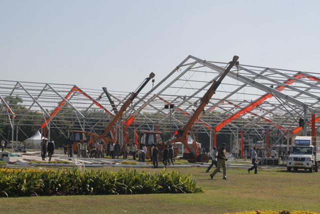 Preparations underway for the swearing-in ceremony of the Vijay Rupani government at the secretariat ground in Gandhinagar. (HT Photo) Preparations underway for the swearing-in ceremony of the Vijay Rupani government at the secretariat ground in Gandhinagar. (HT Photo)