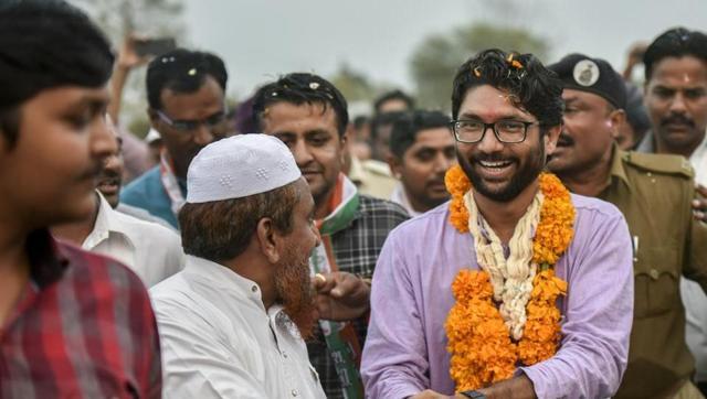 Independent candidate Jignesh Mevani became a prominent dalit voice against the saffron camp during the Gujarat Assembly elections. (HT Photo)