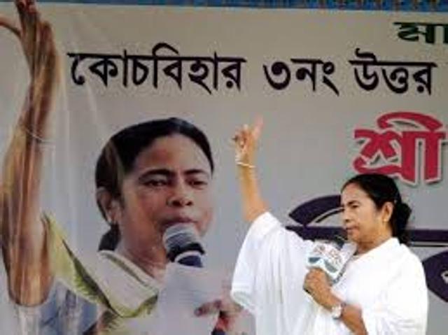 Bengal chief minister Mamata Banerjee has offered a one-time assistance of Rs 50,000 to any migrant worker returning to the state to set up a small business. (HT Photo) Bengal chief minister Mamata Banerjee has offered a one-time assistance of Rs 50,000 to any migrant worker returning to the state to set up a small business. (HT Photo)