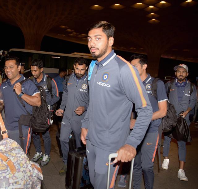 Wriddhiman Saha, Mohammed Shami, Shardul Thakur, and KL Rahul at the airport. (PTI) Wriddhiman Saha, Mohammed Shami, Shardul Thakur, and KL Rahul at the airport. (PTI)
