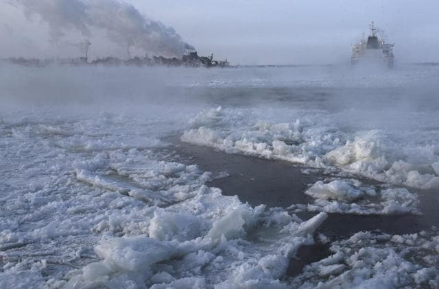 Cargo ships make their way down the ice-covered Saint Lawrence River December 28, 2017 at the Sorel-Tracy Ferry crossing in Sorel-Tracy, Quebec. (AFP Photo) Cargo ships make their way down the ice-covered Saint Lawrence River December 28, 2017 at the Sorel-Tracy Ferry crossing in Sorel-Tracy, Quebec. (AFP Photo)