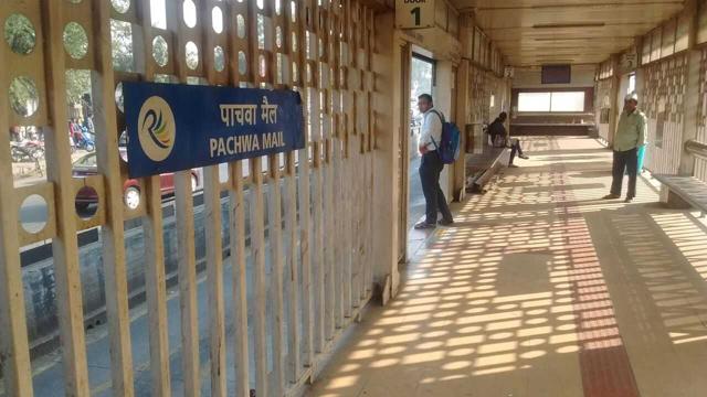 Bus stops remained empty as transport services were pulled off the road. (HT Photo) Bus stops remained empty as transport services were pulled off the road. (HT Photo)