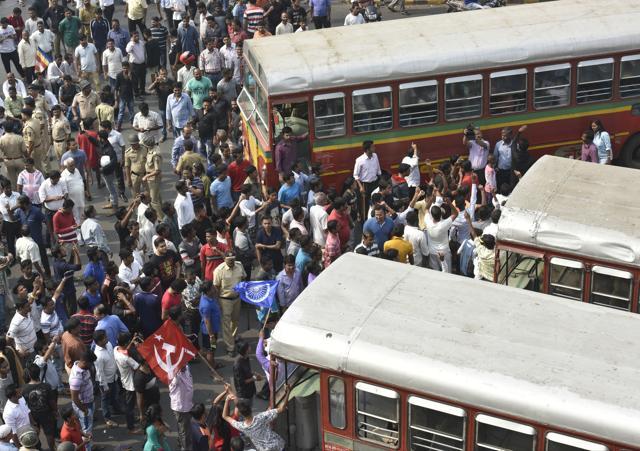 Maharashtra bandh Highlights: 16-year-old student killed, CM