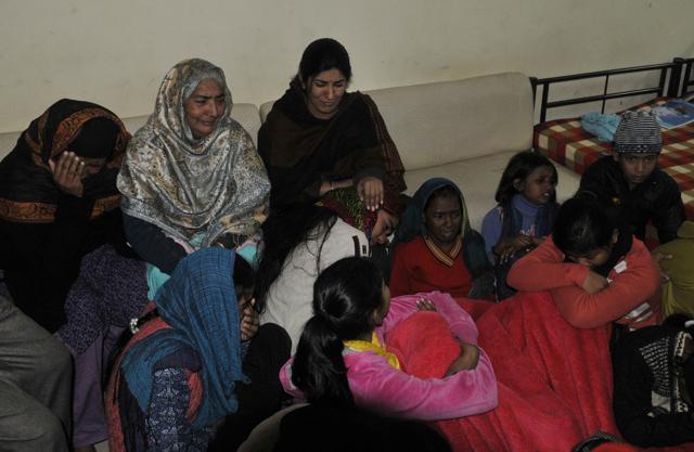 Children and women at the gurdwara, located inside PGI, were left inconsolable after they got to know about the death of Inderpreet Singh Chadha. (Karun Sharma/HT)