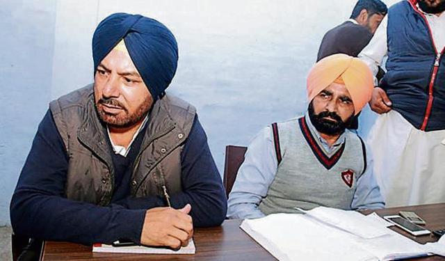 District Congress vice-president KC Bawa supervises the arrival of illegal sand and gravel consignments from Sidhwan Bet near Ludhiana, in an office in Budhlada town of Mansa district. (Sanjeev Kumar/HT) District Congress vice-president KC Bawa supervises the arrival of illegal sand and gravel consignments from Sidhwan Bet near Ludhiana, in an office in Budhlada town of Mansa district. (Sanjeev Kumar/HT)