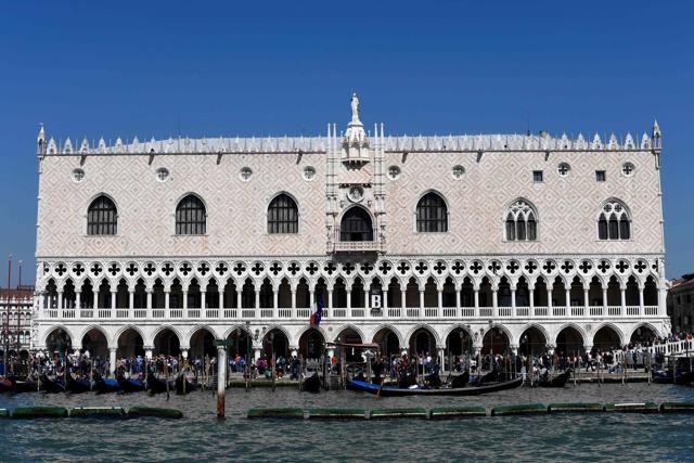 File photo shows the Palazzo Ducale or Doge's Palace at St Mark's Square in Venice. Thieves made off with several items of Indian maharajahs' treasures owned by a member of the Qatari royal family. (AFP) File photo shows the Palazzo Ducale or Doge's Palace at St Mark's Square in Venice. Thieves made off with several items of Indian maharajahs' treasures owned by a member of the Qatari royal family. (AFP)