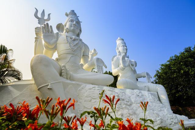 Kailasagiri Park, a hilltop park covered with flora and tropical trees (Shutterstock) Kailasagiri Park, a hilltop park covered with flora and tropical trees (Shutterstock)