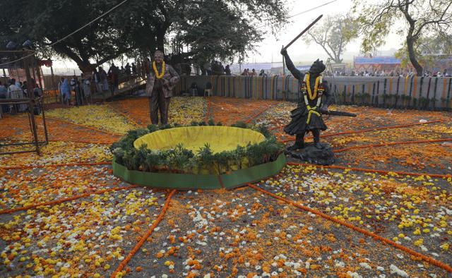 Statutes of Shivaji and Ambedkar at the victory pillar in Bhima Koregaon. (Rahul Raut/HT Photo) Statutes of Shivaji and Ambedkar at the victory pillar in Bhima Koregaon. (Rahul Raut/HT Photo)