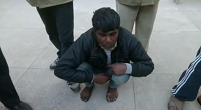 A countrymade gun was seized from the possession of Irsad Mev, a resident of Utawad village. (HT Photo) A countrymade gun was seized from the possession of Irsad Mev, a resident of Utawad village. (HT Photo)