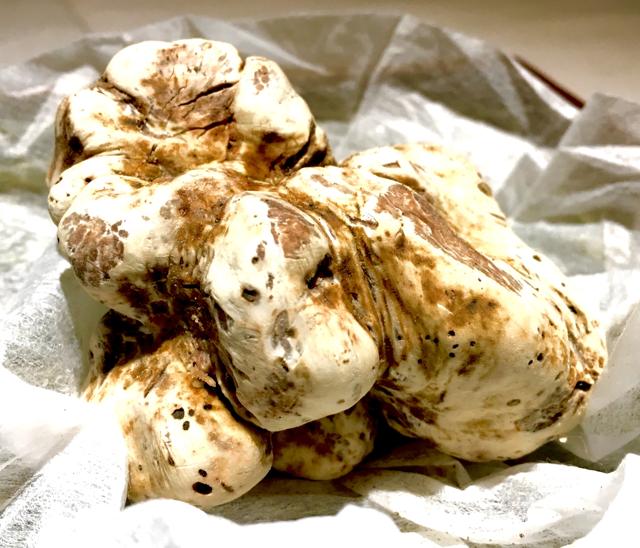 White truffles at Suhring. White truffles at Suhring.