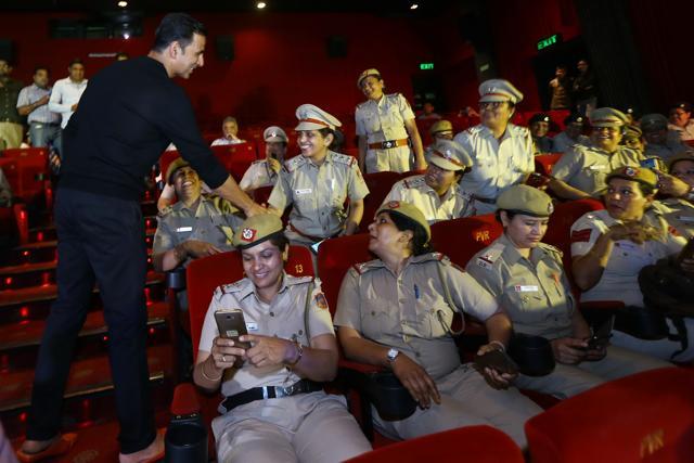 Actor Akshay Kumar met women cops of Delhi Police during the screening of his movie, Naam Shabana. (Photo: Raajessh Kashyap/ HT  )
