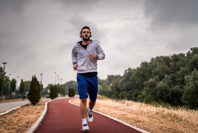 A runner should have at least 160 to 200ml of water two hours prior to a long run and keep having fluids every 15 to 20 minutes during the run. (Getty Images)