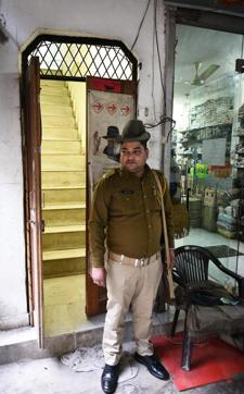 Two armed personnel—one each from Delhi Police and Rajasthan Armed Constabulary — guard the Chabad House throughout the day. (Sanchit Khanna/HT PHOTO) Two armed personnel—one each from Delhi Police and Rajasthan Armed Constabulary — guard the Chabad House throughout the day. (Sanchit Khanna/HT PHOTO)