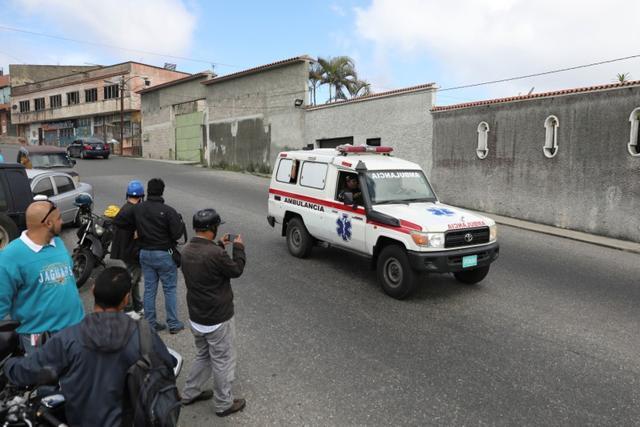 An ambulance is seen during a shootout between security forces and rogue Venezuelan helicopter pilot Oscar Perez, in Caracas. (Reuters Photo) An ambulance is seen during a shootout between security forces and rogue Venezuelan helicopter pilot Oscar Perez, in Caracas. (Reuters Photo)