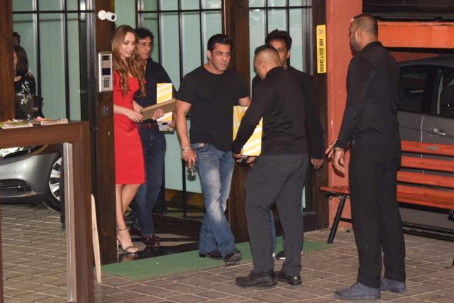 Actor Salman Khan and Romanian TV presenter Iulia Vantur at Arpita Khan Sharma's Christmas Party in Mumbai on Dec 25. (IANS) Actor Salman Khan and Romanian TV presenter Iulia Vantur at Arpita Khan Sharma's Christmas Party in Mumbai on Dec 25. (IANS)