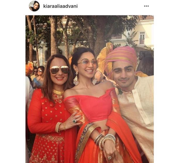 Kiara left her hair down and went with a small bindi and aviator sunglasses to maximize the glamour factor. (Instagram/ kiaraaliaadvani) Kiara left her hair down and went with a small bindi and aviator sunglasses to maximize the glamour factor. (Instagram/ kiaraaliaadvani)