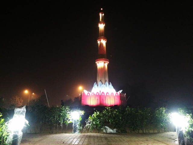 An installation titled ‘Delhi’s Landmarks: A Fusion’ made out of sheets from old cars, near T-3 of IGI Airport . (Vibha Sharma / HT Photo) An installation titled ‘Delhi’s Landmarks: A Fusion’ made out of sheets from old cars, near T-3 of IGI Airport . (Vibha Sharma / HT Photo)
