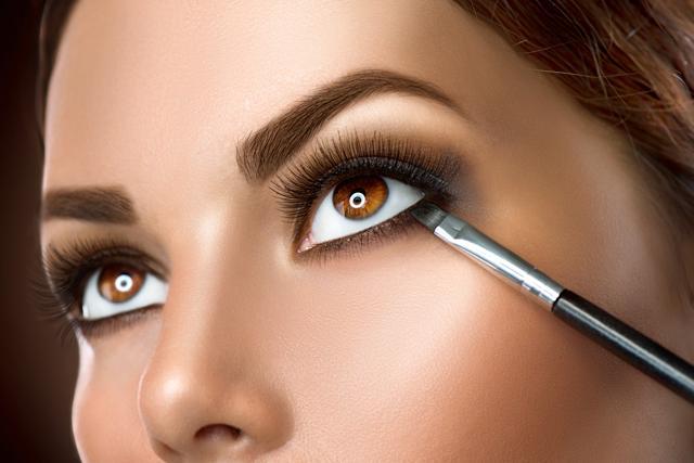Highlight eyes or lips, not both, say experts. (Shutterstock) Highlight eyes or lips, not both, say experts. (Shutterstock)