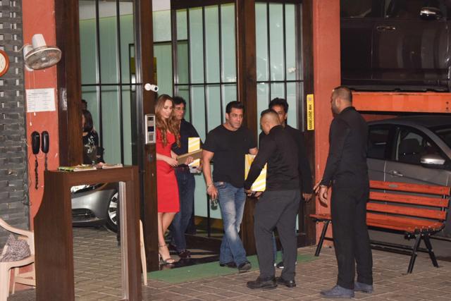 Salman Khan and Romanian TV presenter Iulia Vantur at Arpita Khan Sharma's Christmas Party in Mumbai. (IANS) Salman Khan and Romanian TV presenter Iulia Vantur at Arpita Khan Sharma's Christmas Party in Mumbai. (IANS)