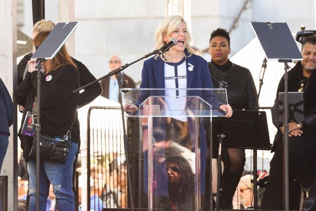Elizabeth Banks attends Women's March Los Angeles 2018 on January 20, 2018 in Los Angeles. (AFP) Elizabeth Banks attends Women's March Los Angeles 2018 on January 20, 2018 in Los Angeles. (AFP)