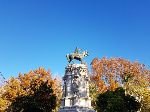 Autumnal leaves on trees at a square in Seville’s historic city centre. (Picture courtesy: Abhimanyu/Am Klicks) Autumnal leaves on trees at a square in Seville’s historic city centre. (Picture courtesy: Abhimanyu/Am Klicks)
